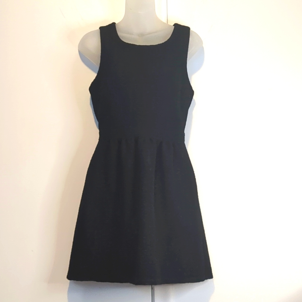 Basic Textured BLACK DRESS Sz M FOREVER 21